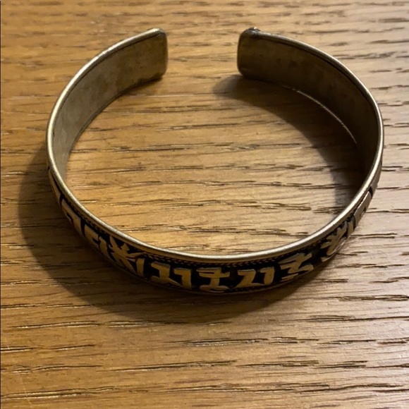 Silver bangle - Picture 2 of 3